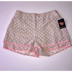 beige and pink casual summer shorts Small